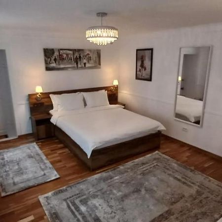 Five Rooms บราชอฟ ภายนอก รูปภาพ